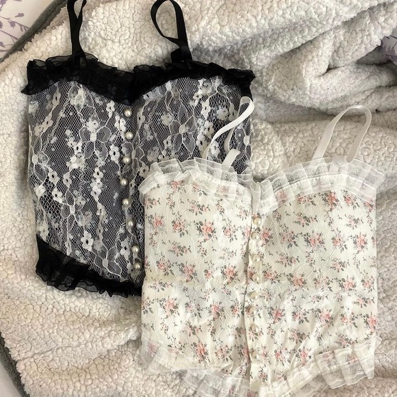 Lace Coquet Tank Top - Picture 1 of 2